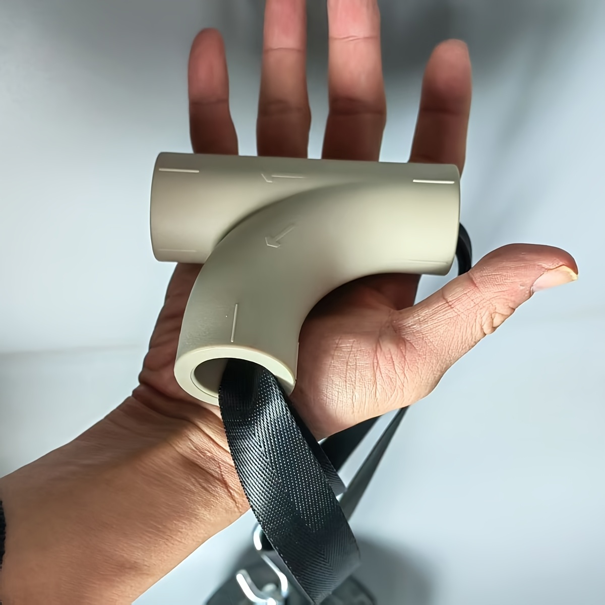 1pc gray pp wrist strengthener equipment r shaped forearm thumb trainer for   grip   for   levels grip training tool ergonomic grip   design Product details 5
