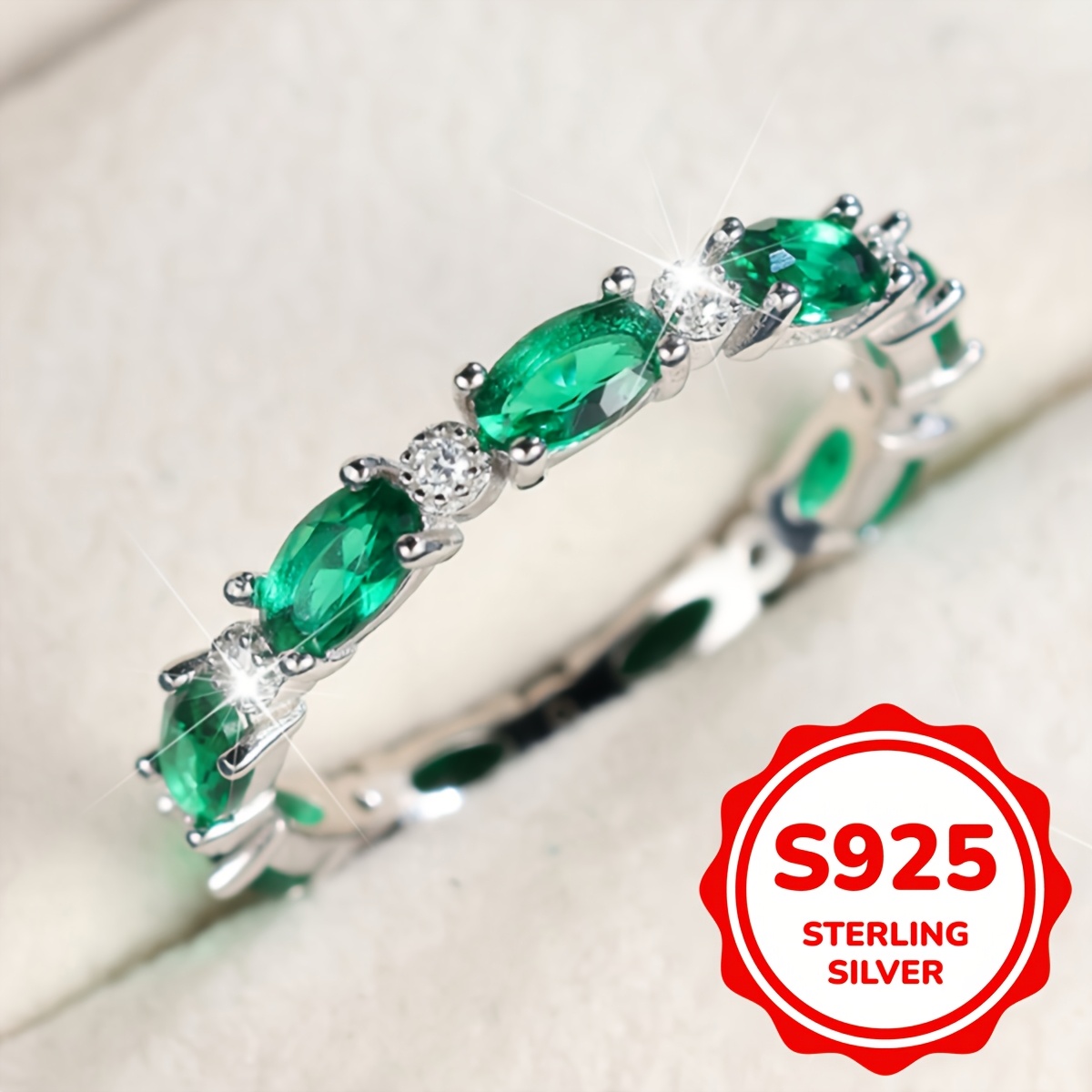 

An S925 Pure Silvery 5a Synthetic Zirconia Elegant Temperament Emerald Ring For Proposal, Engagement, Banquet Ring 2.6g