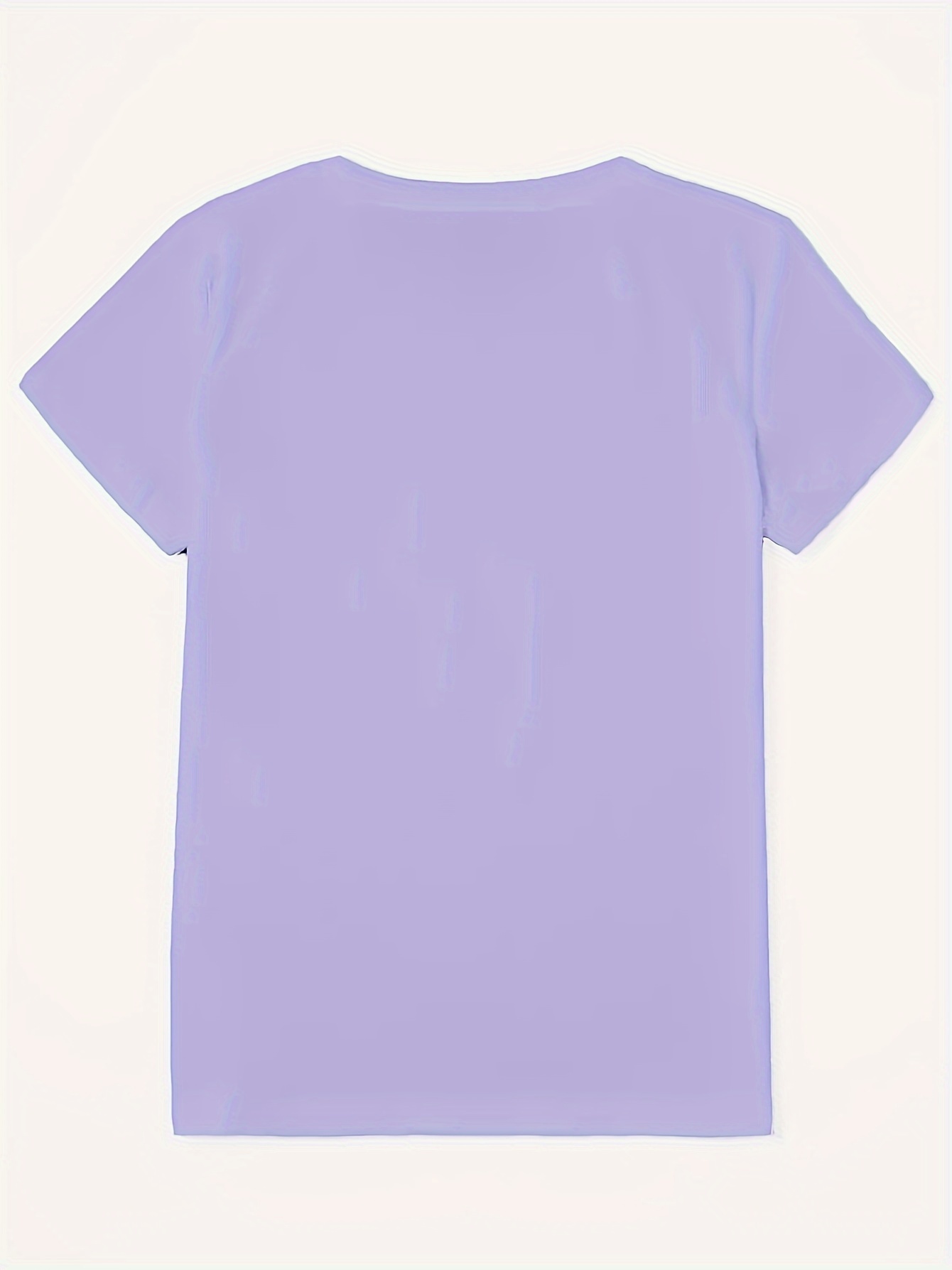 T-shirt Femme Papillon Violet T-shirt décontracté pour femmes avec un imprimé nœud, des manches courtes et un col rond. Fabriqué en tissu léger, parfait pour le printemps et l