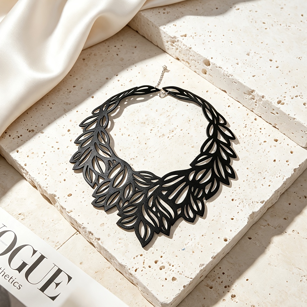 Women's Black Double-Layer Faux Leather Leaf Necklace, Avant-Garde Style