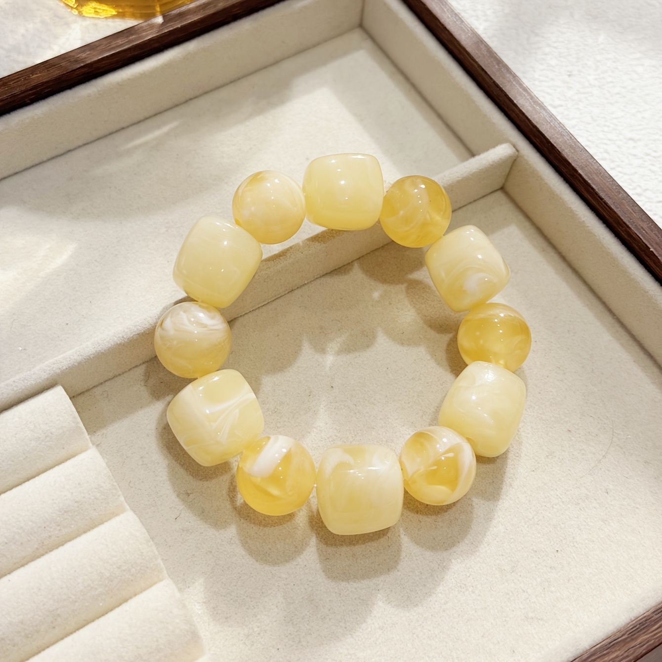 TEMU A Stylish Elastic Bracelet For Women, Featuring Unique Amber And Resin Beads, Wear And Play