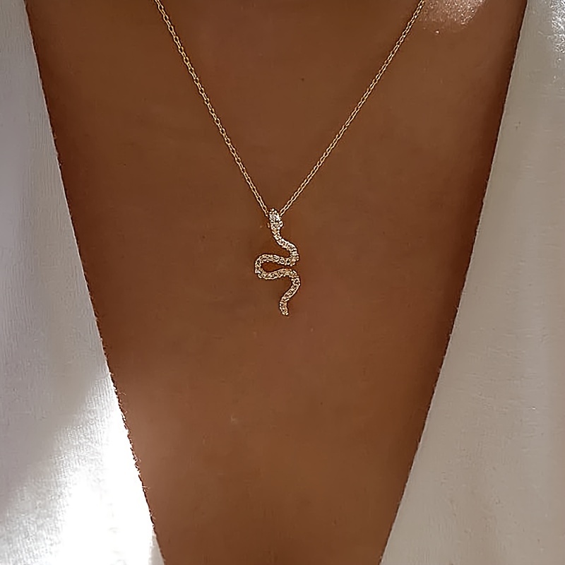 

Fashion Inlaid Rhinestones Small Snake Pendant Necklace Simple Style Neck Jewelry For Women Daily Decoration