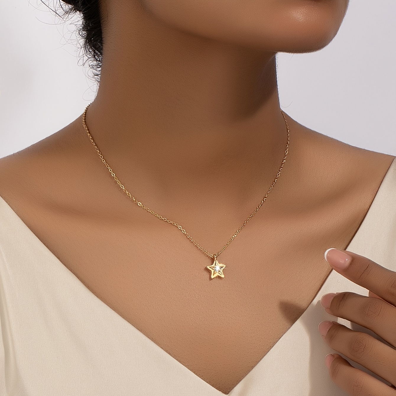 

Collier Pendentif Étoile Doré Élégant pour Femme - Design Vintage & , de , Idéal pour & les Vacances