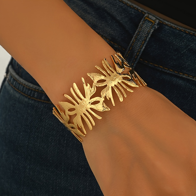 Exaggerated Geometric Openwork Leaf Bangle Bracelet