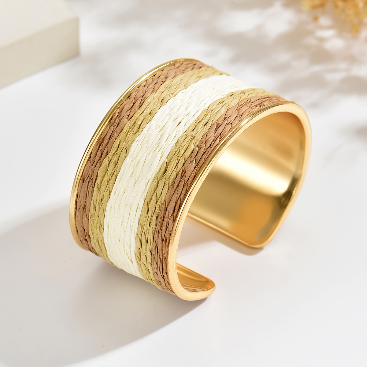 1pc Vintage Easy Individual Niche All-Match Pure Handwoven Raffia Grass Open Bangle, Bohemian Fashion Vacation Style Temperament Elegant Premium Wide Bracelet, Gift for Lover Friend Mom