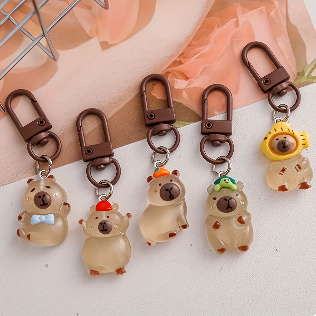 

5pcs Elegant Capybara Keychain Set, Abs Resin -the-dark Pendants, Fashionable Car Key Accessories, Ideal For Holiday Gifts And Bag Decorations