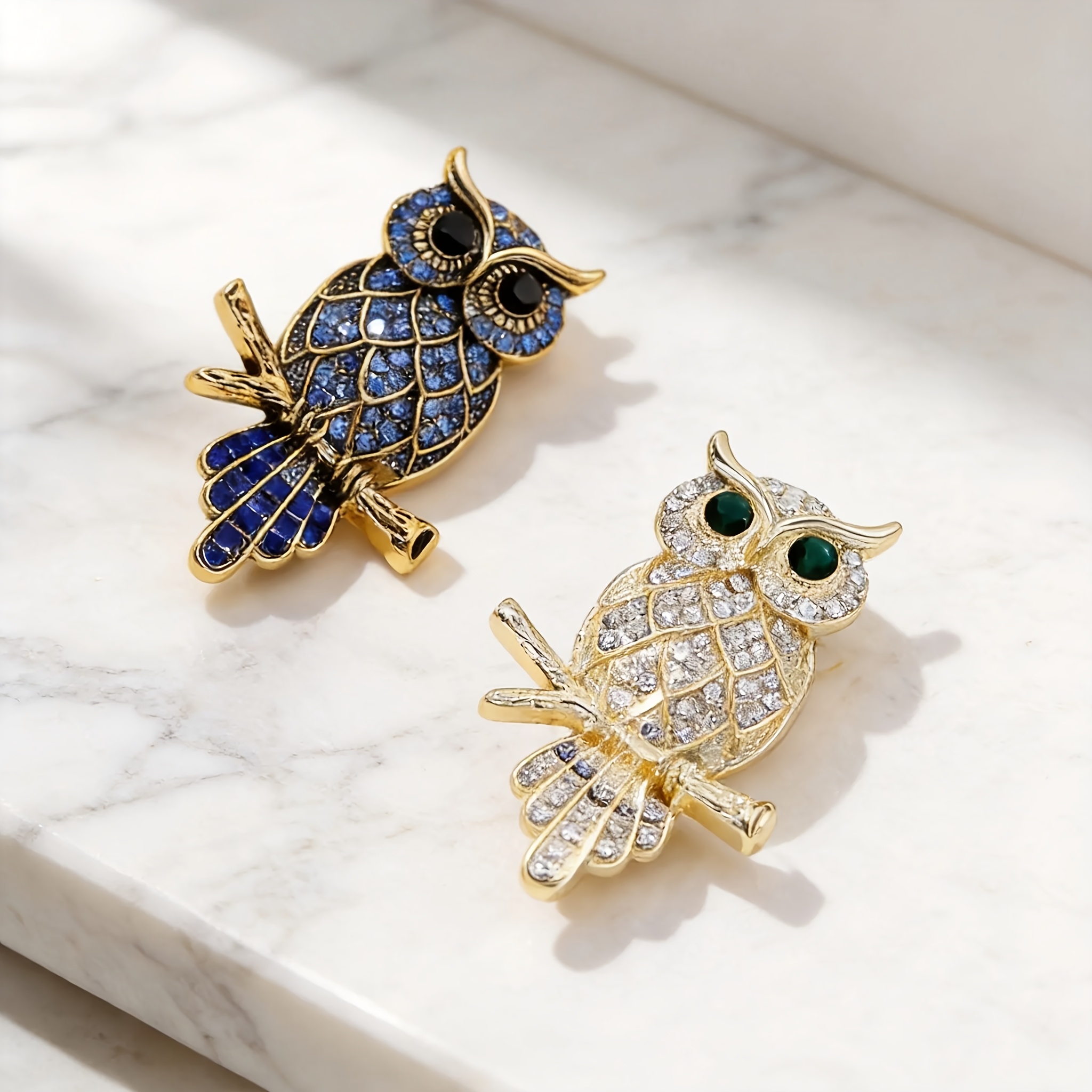 E-shop 2er-Set Elegante goldene Eulen-Brosche mit funkelnden Kristallen – Stilvolles Accessoire für Jacken, Kleider und Bastelarbeiten, perfektes
