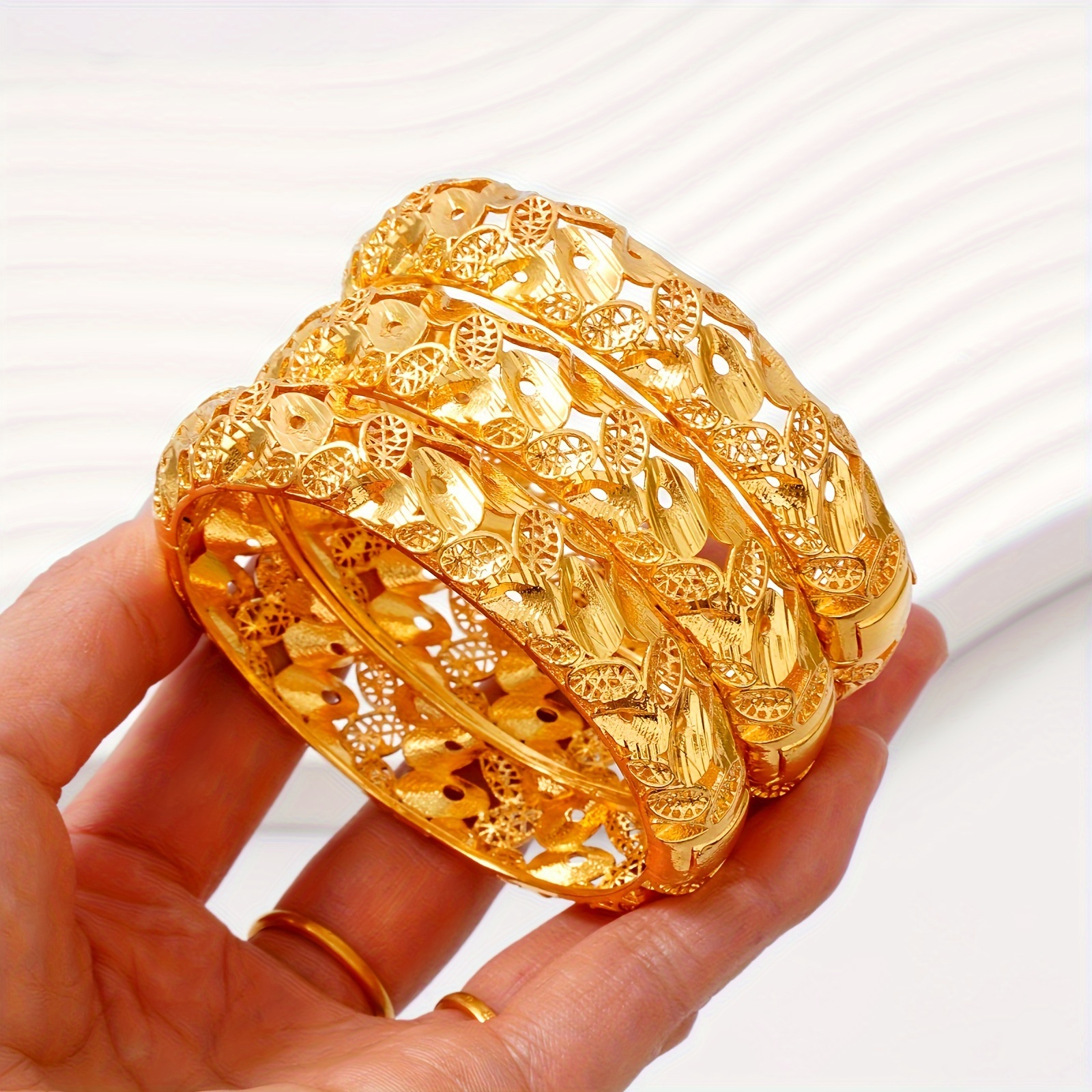 E-shop 3-teiliges Goldenes Offenes Armband mit Eleganter Geschnitzter Design - Mittlerer Ramadan Festival Geschenk, Damenmode, Braut Hand Schmuck,