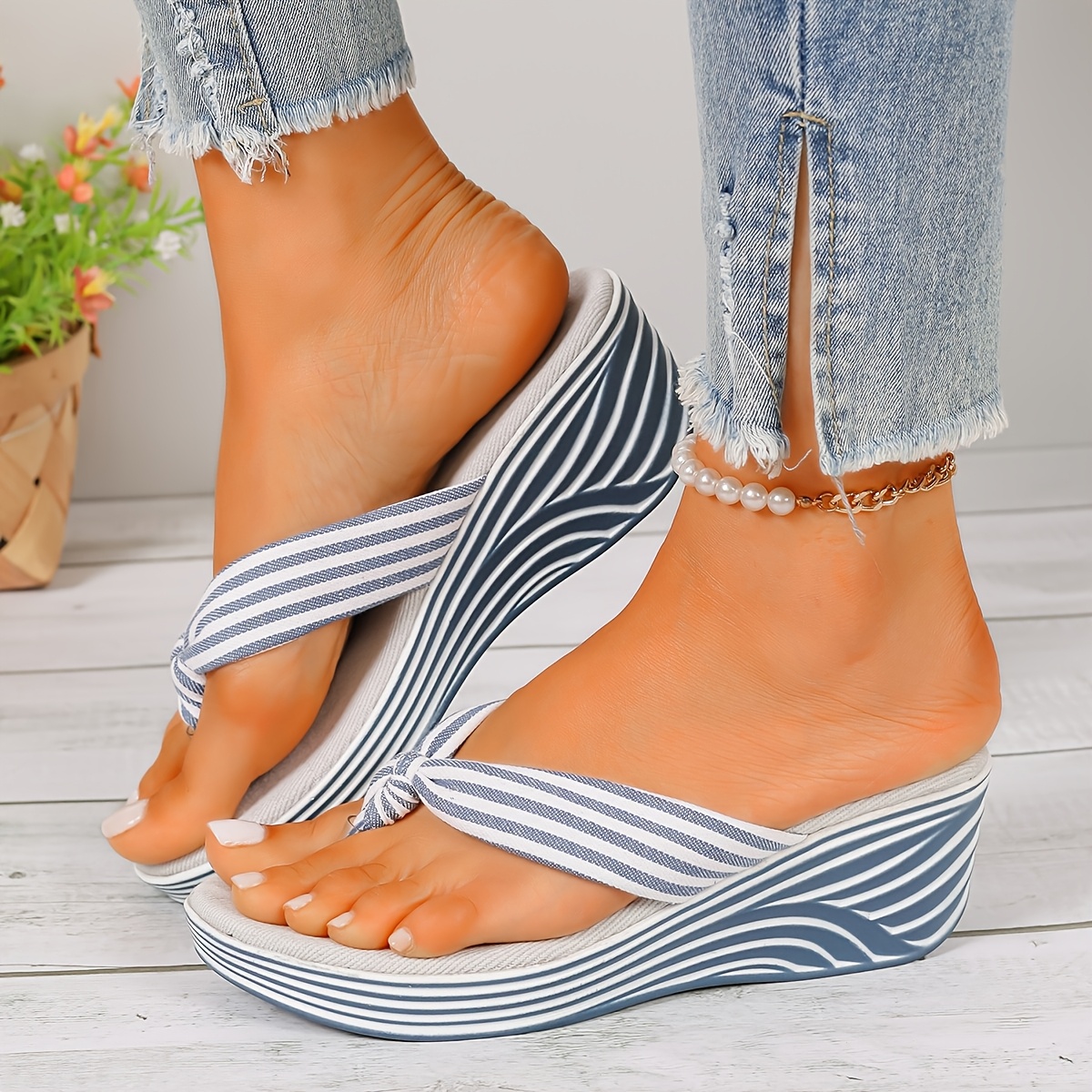 TEMU Women's Fashion Blue And White Striped Slippers, Summer Outdoor Wear Striped Toe-separating Slippers, Thick Sole Height-increasing Wedge Heel