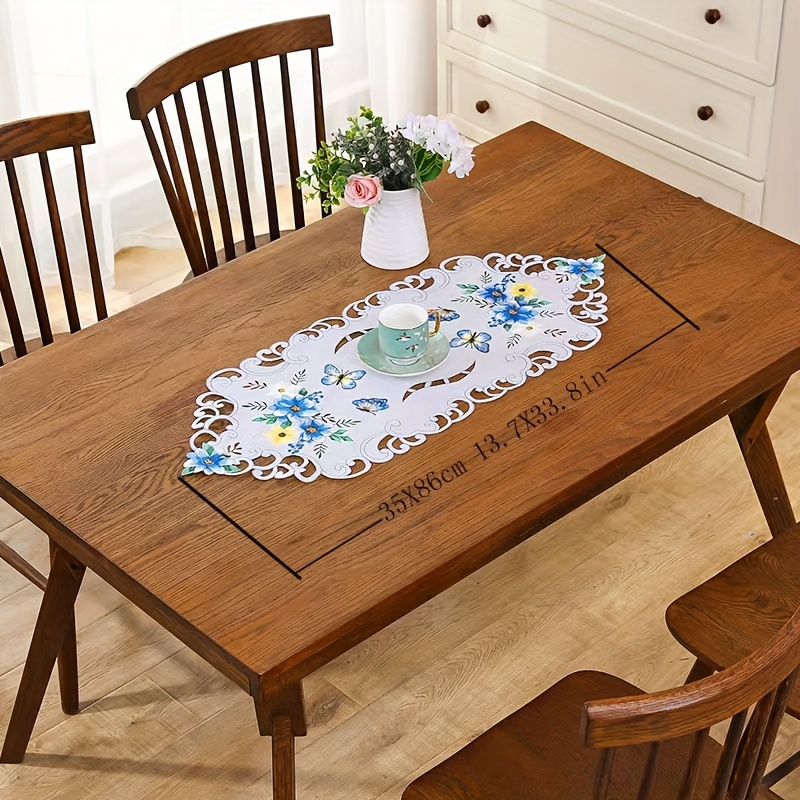 E-shop Elegante, bestickte, viktorianische, blaue, florale Tischläuferin - Einfarbiges, Polyester, rechteckiger Design mit Spitzenverzierungen für