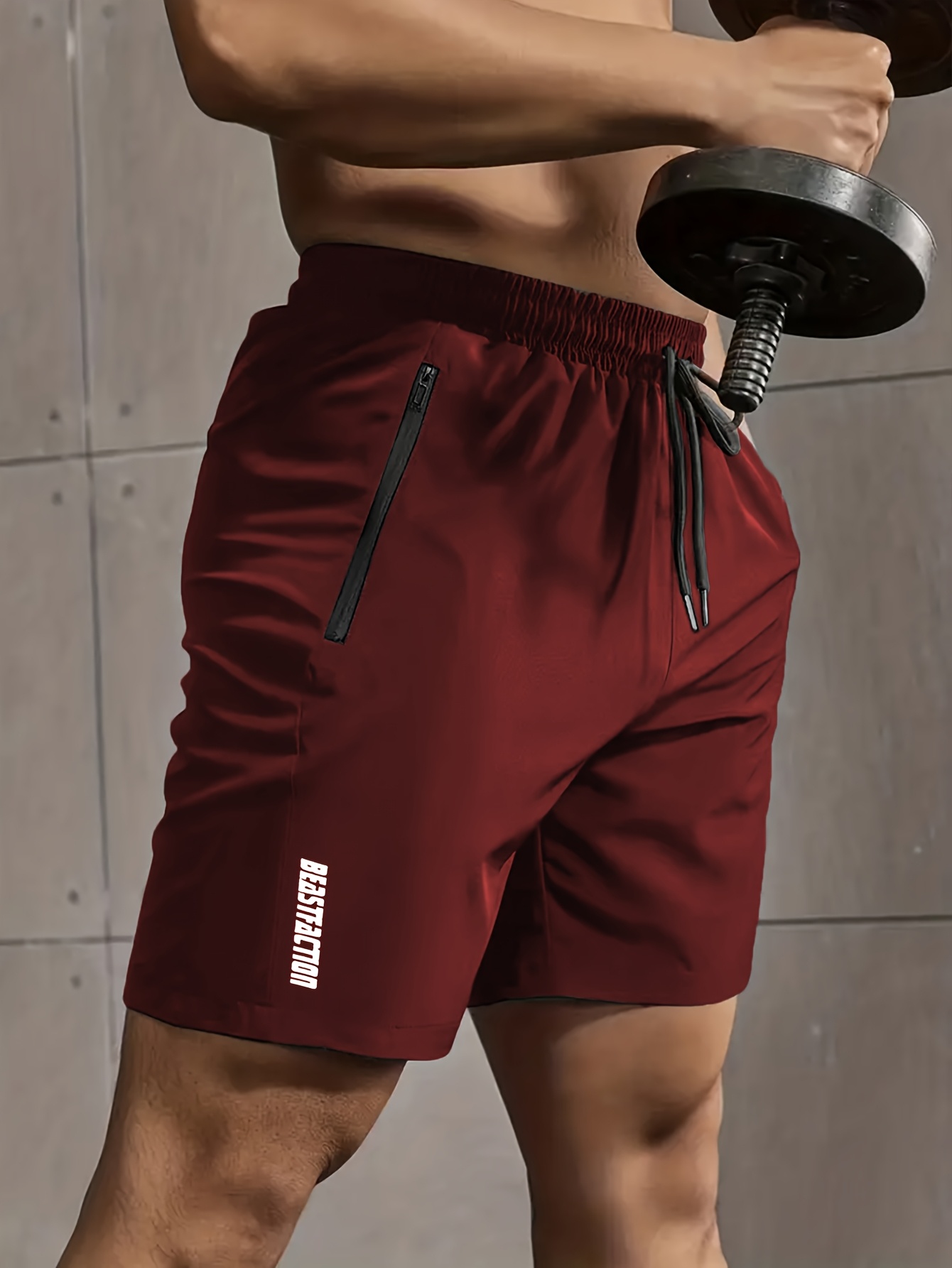 A Pair of Men'S Casual And Minimalist Style Comfortable Shorts, Featuring Letter Print Pockets And Drawstrings, Suitable for Summer Outdoor Fitness Wear, Quick-Drying Comfortable Shorts with Slightly Stretchy Elastic Waistband And Drawstring, Ideal for Gym Workouts in The Summer.