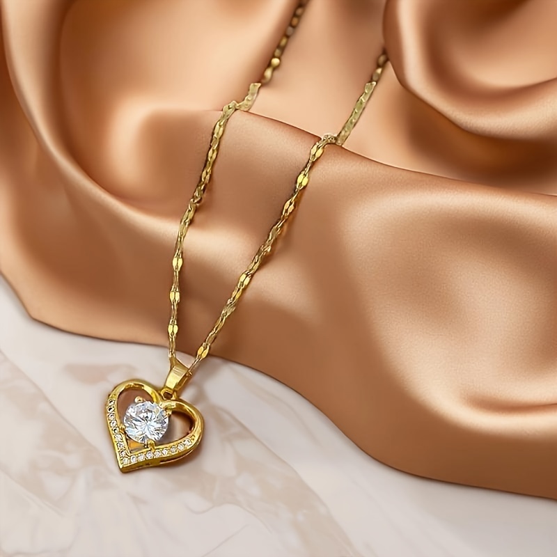 

Beautiful Fashionable Romantic Light Luxury Style Shiny Zircon Decorated Love Heart Pendant Necklace Holiday Birthday Perfect Gift For Girls And Women