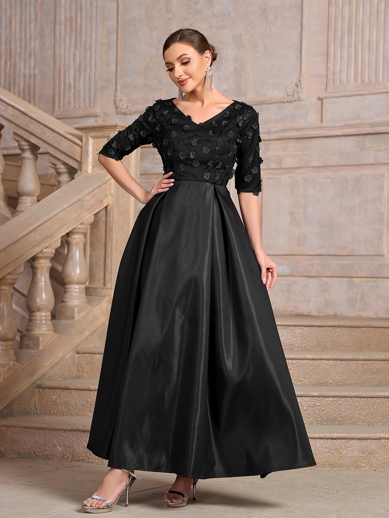 2025 * Style Black V-Neck Floral Flared Mother's Graduation Dress Women's  Formal Evening Banquet Gown