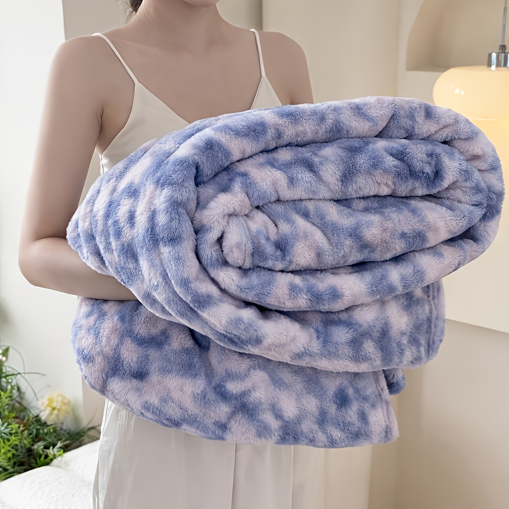A Bubble-style Flannel Leisure Blanket That A Soft And Comfortable Texture For A Touch Against The Skin, Suitable For Use In The Bedroom, , As A Travel Blanket, Or As A Summer Cover