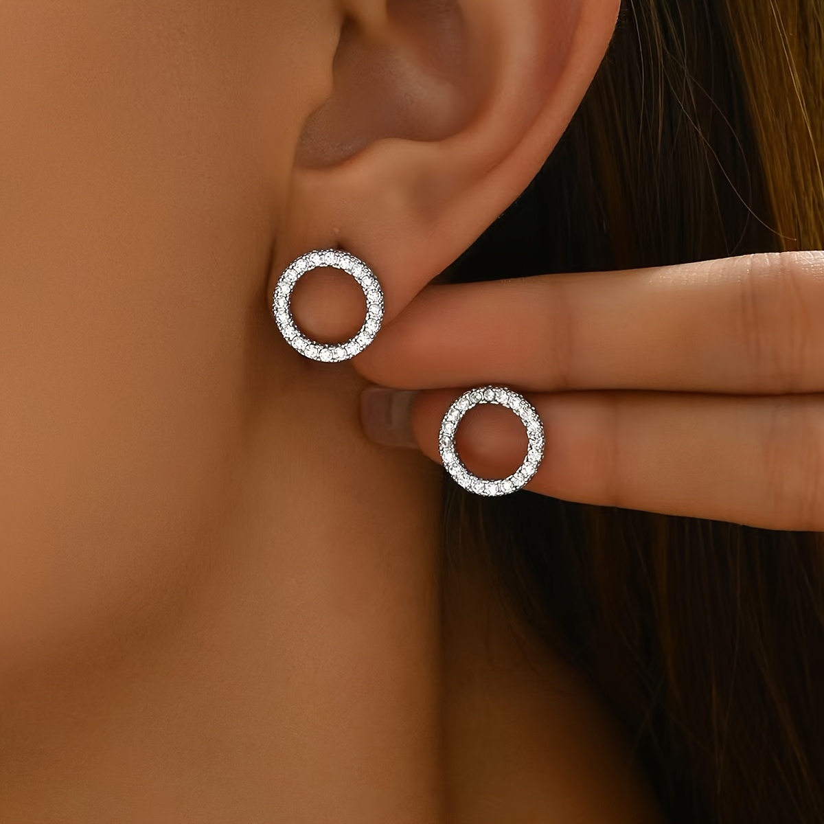 

Pair Of Chic Minimalist Stud Earrings With Sparkling Rhinestone Halo - Alloy, & Commuting Wear, Ideal Valentine's Gift, Novelty Earrings