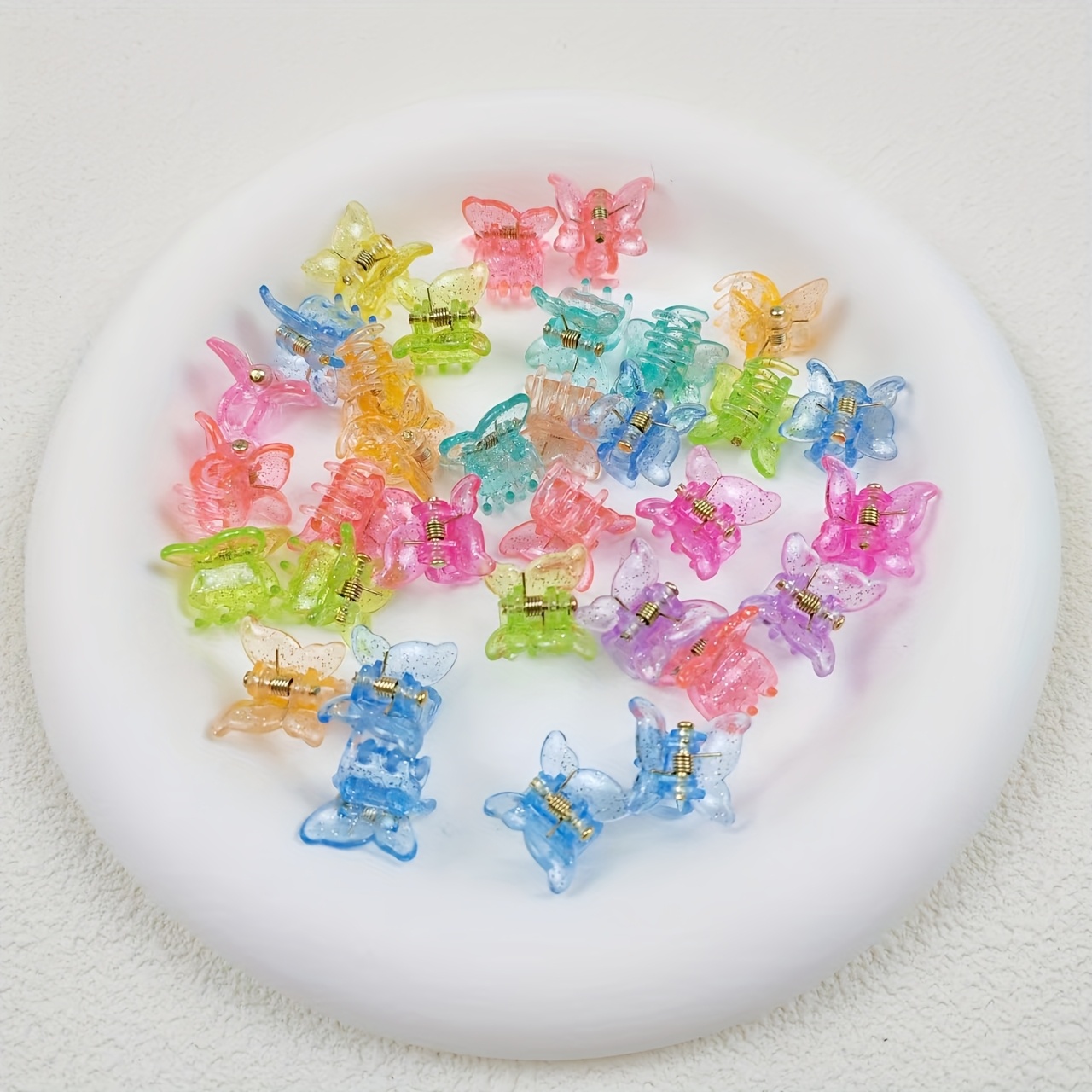 E-shop 50 bunte Schmetterling Haarspangen - Niedliche Haar-Accessoires aus PVC, geeignet für Kinder und Erwachsene