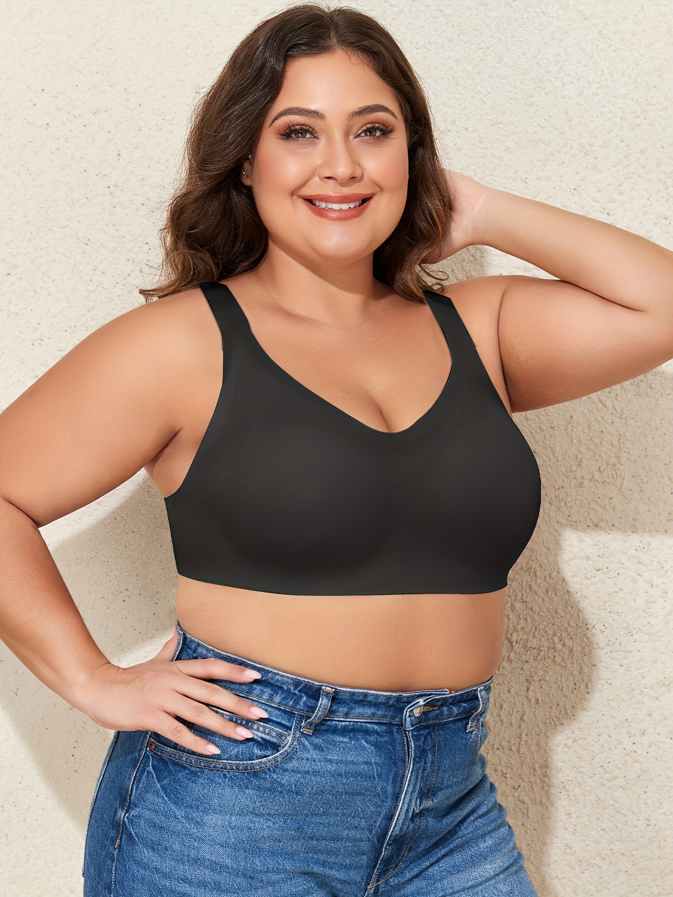 Single Pack Plus Size Seamless V-Neck Bralette, Sexy Style, Polyamide Knit Fabric with Medium Stretch, Solid Color, Wireless, Comfortable Breathable, with Removable Padding