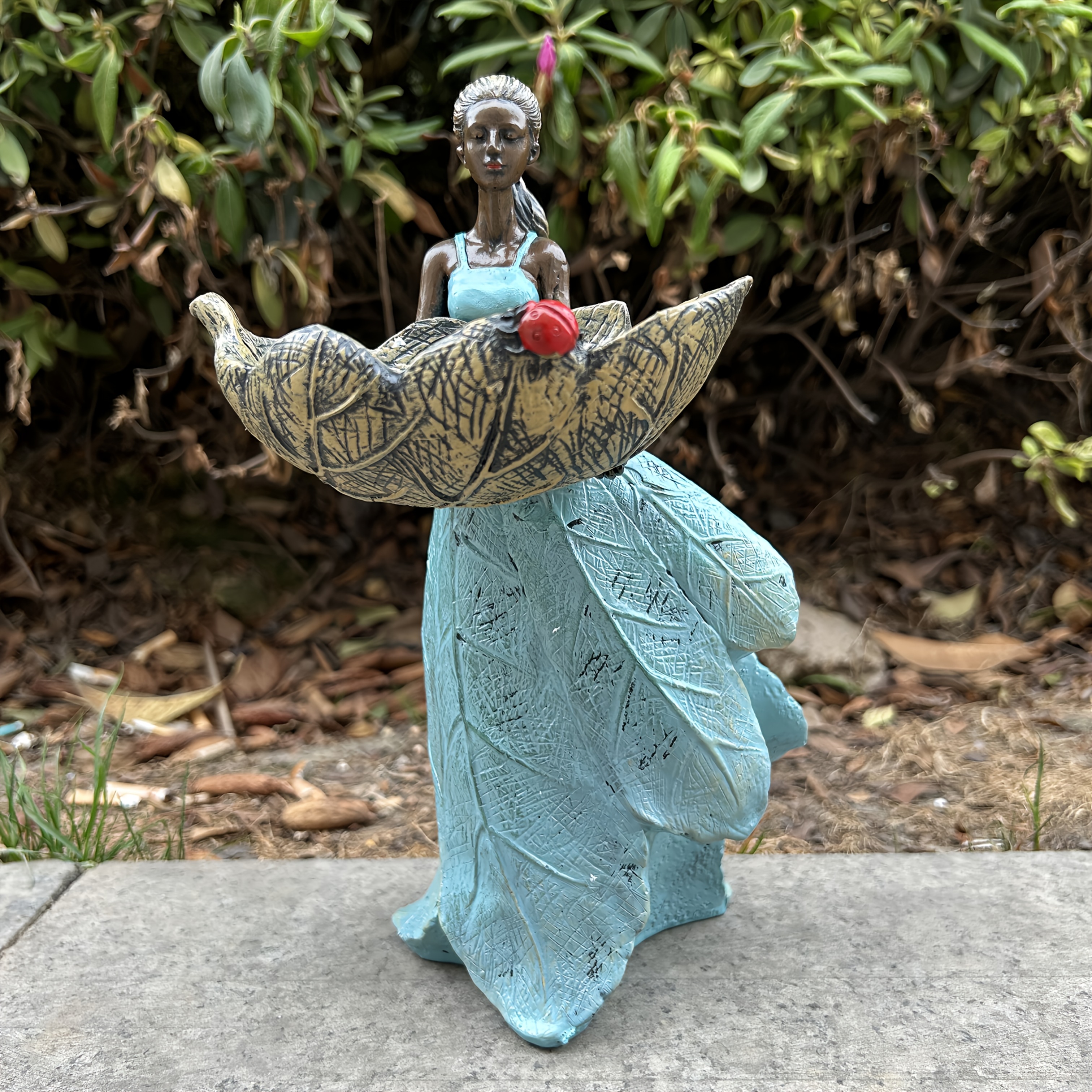 fairy figurines sold on Temu Japan