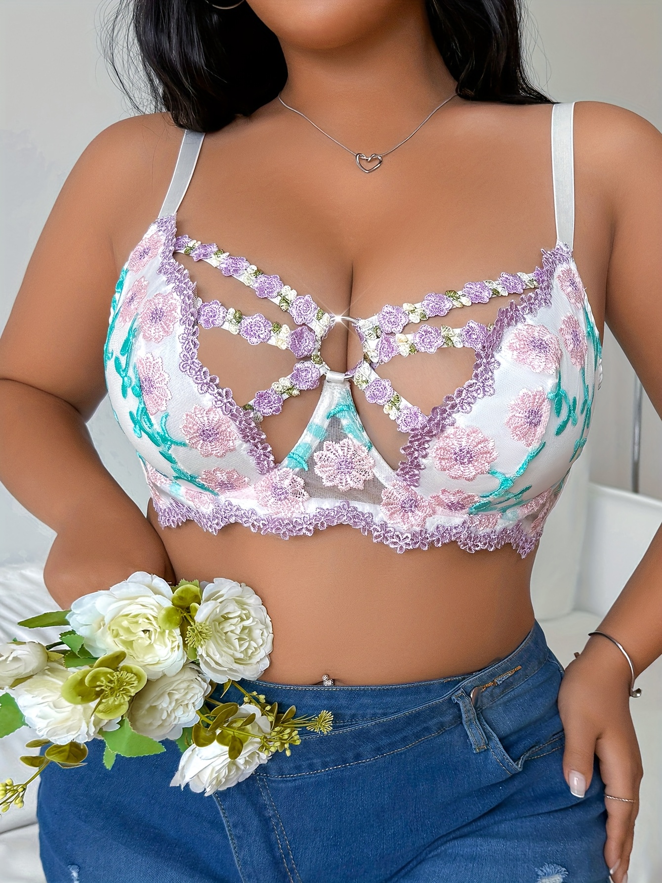 Plus-Size Sexy Floral Embroidery Lace Underwire Push-up Color-block Lingerie