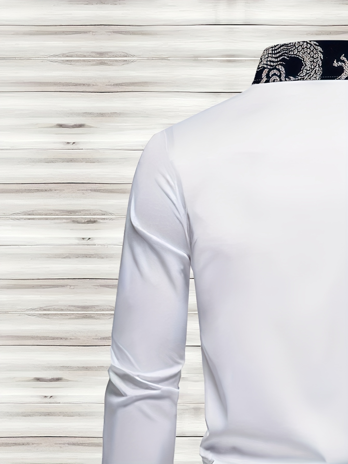 A Stylish Print Shirt for Men, Featuring a Casual Long-Sleeve Design with a Button- Collar, Perfect for Wearing in Spring And Autumn.