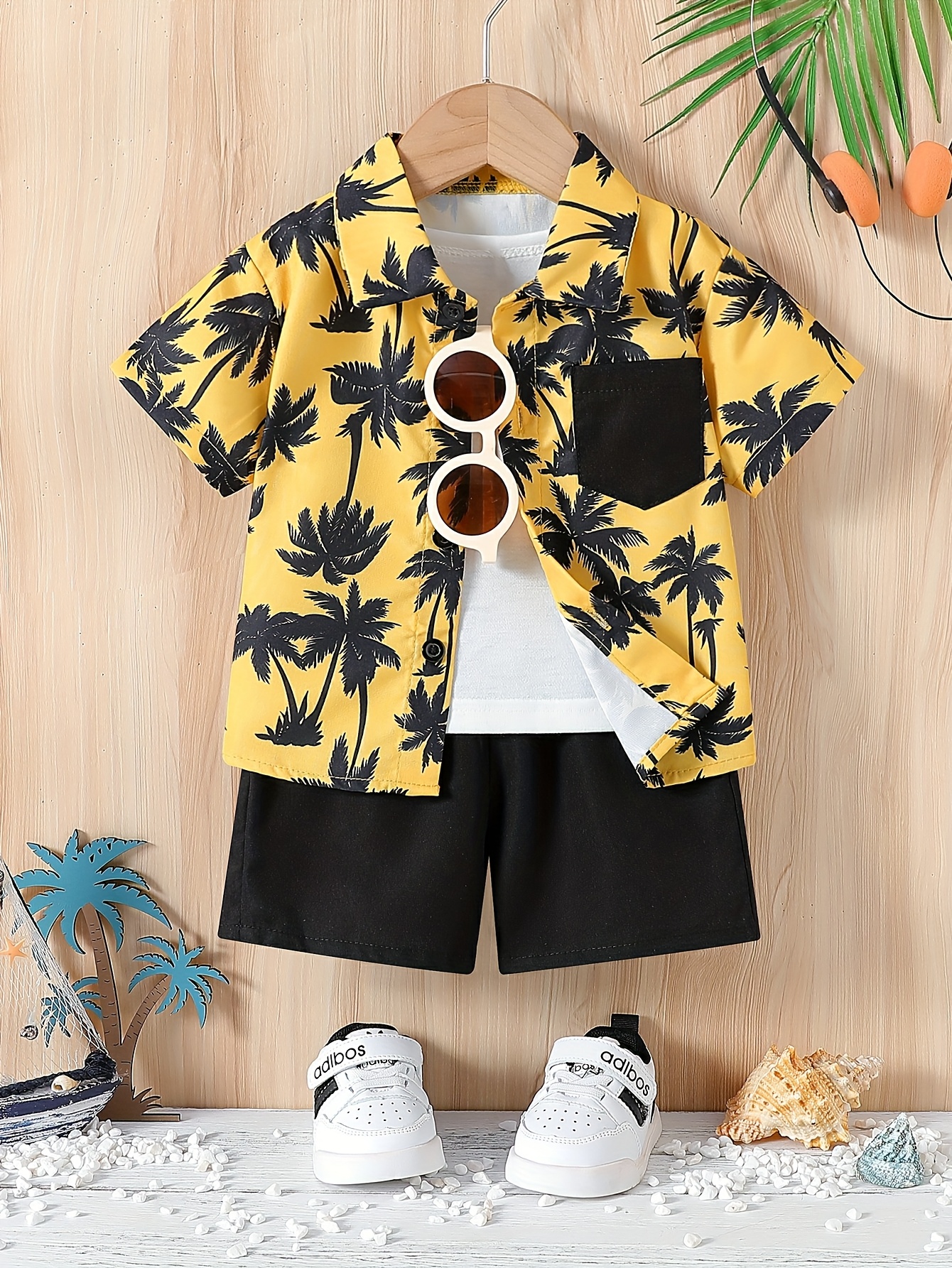 bebé recién nacido asiático niño contacto visual con mamá ternura de los  niños con familia feliz, image size:800x1066