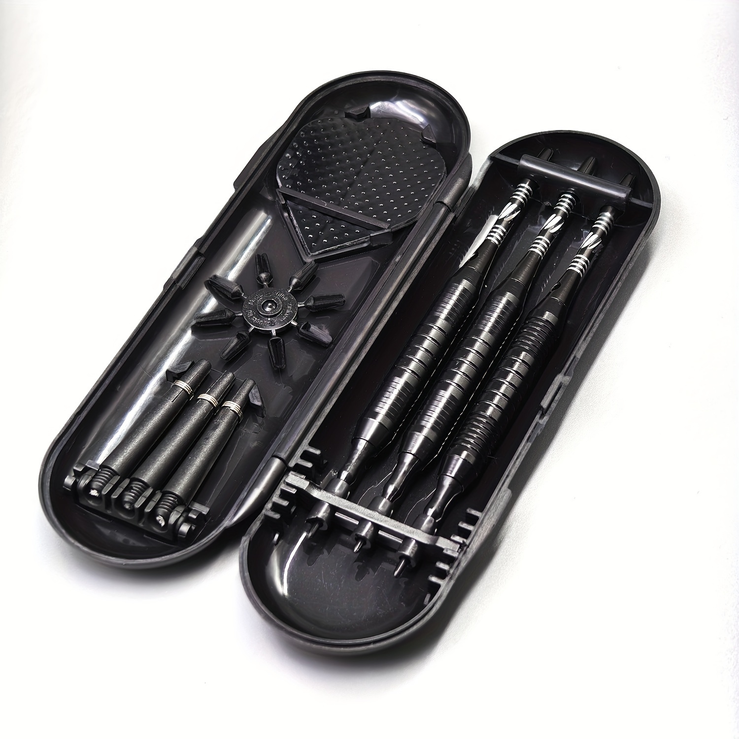 E-shop Professionelles 18G Dart Set mit rein schwarz auswechselbaren Spitzen - Inklusive 3 Soft Darts, einer tragbaren Tasche, 3 mattierten
