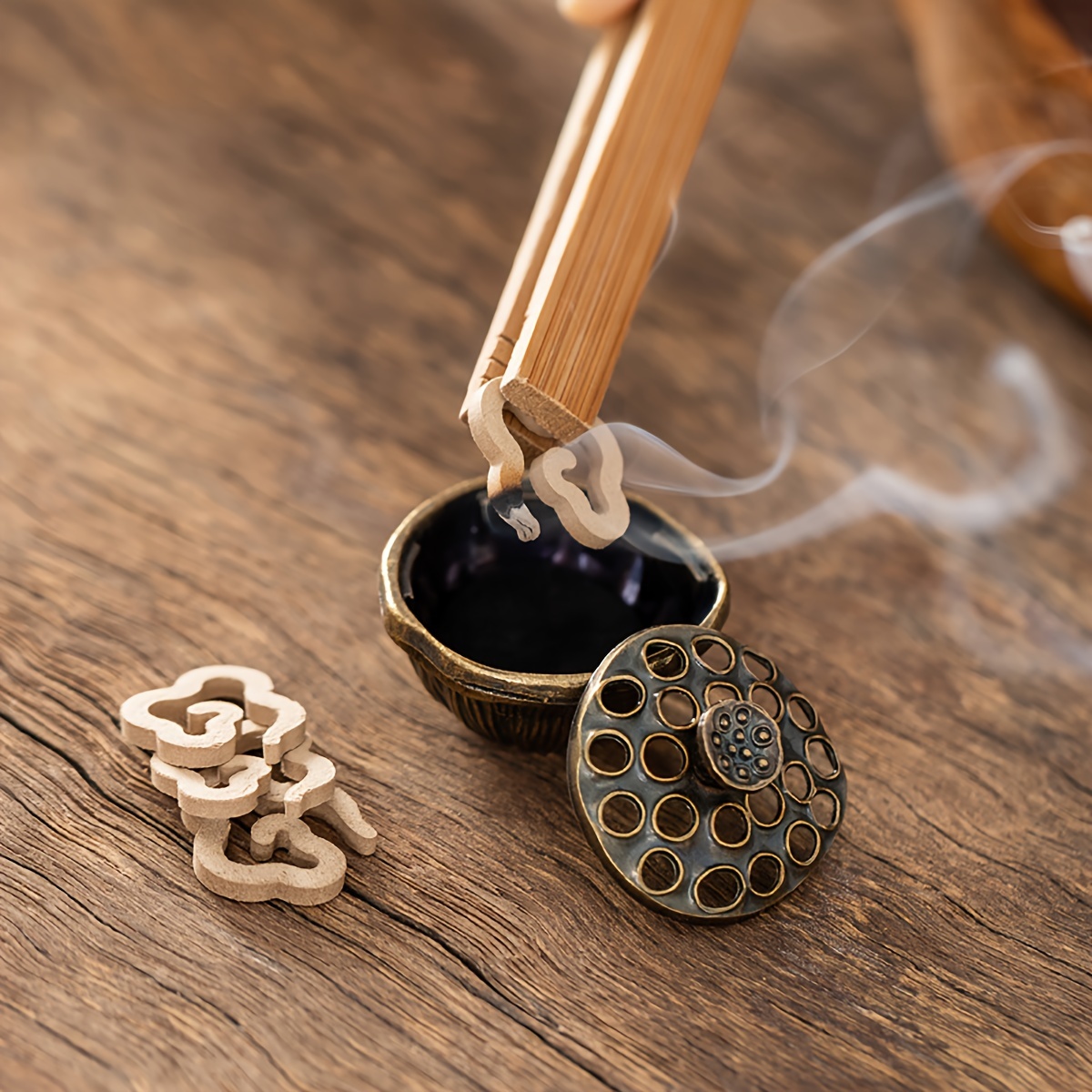 

Lotus-shaped Incense - Metal Desktop For And Study Decor