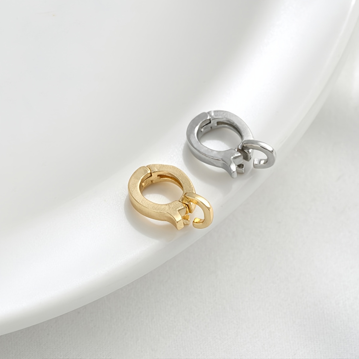 E-shop 2 Stück kupferbeschichtete 14K goldene Anhänger Verbindungs Schnalle mit Ring, einfache und vielseitige Schnalle, geeignet für Armband Halskette