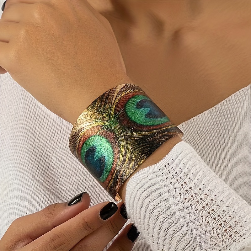 

Peacock Feather Print Cuff Bracelet, Bohemian Rustic Style, Metal Open Bangle, Vintage Boho Chic Jewelry Accessory