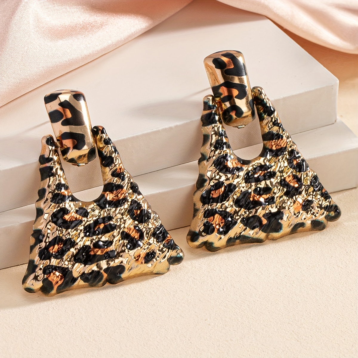 triangle shape leopard pattern dangle earrings simple sexy style creative female ear ornaments details 1