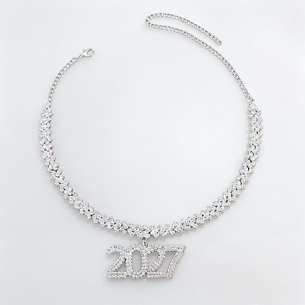TEMU Collier avec pendentif numéro 2027 en strass étincelant de luxe pour hommes et femmes, chaîne courte hip-hop pour boîte de nuit