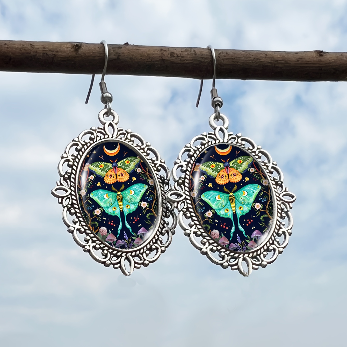 TEMU Halloween Retro Lunar Moon Moth Pattern Oval Glass Cabochon Flower Shaped Fish Hook Earrings Fashion Jewelry Accessory Party Birthday Holiday Gifts