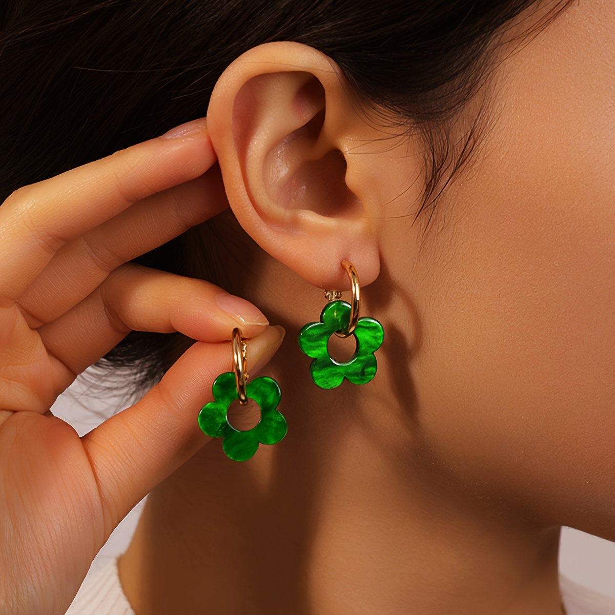 TEMU Une paire de boucles d'oreilles à fleurs, tendance et mignonnes, adaptées aux femmes