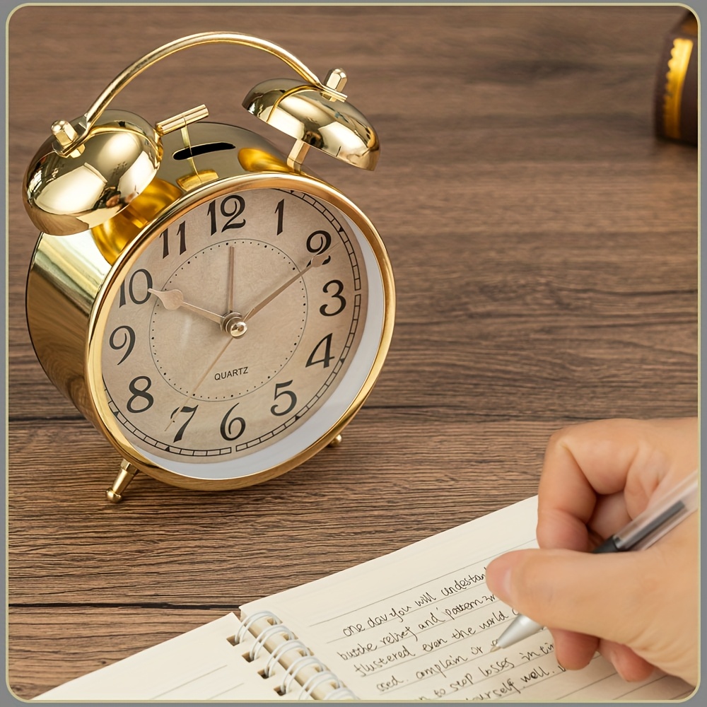 5.9-Inch Metal Retro Luxury Style Bedroom Alarm Clock, Silent Running Time, Mechanical Double Bell Design, Equipped with a Night Light, Can Be Placed in The Living Room, Office Or Dormitory to Add Some Color to The Space, (Batteries Not Included)