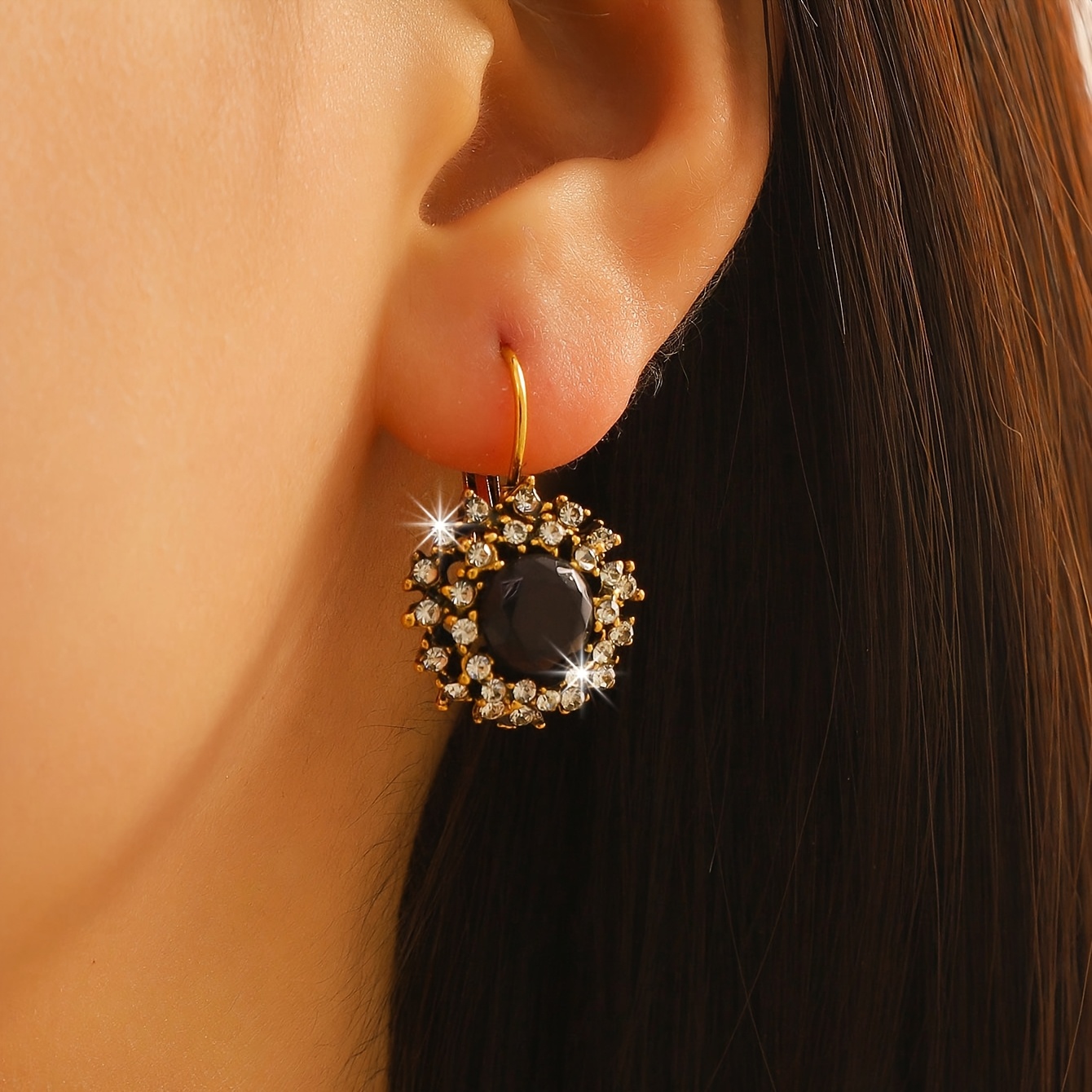 Fashionable, Exquisite, and High-end New Vintage Rhinestone Flower Earrings