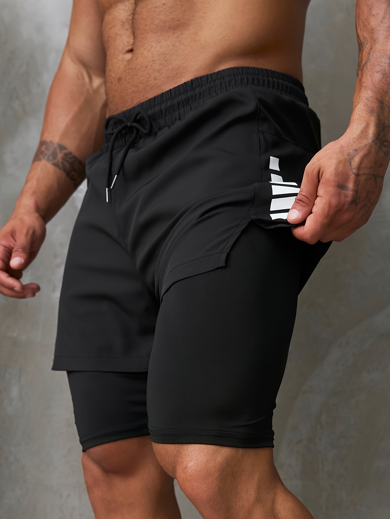 Men's 2-in-1 Running Shorts with Inner Pocket - Knee-Length, Double Layer for Gym & Training, Breathable Polyester, Machine Washable