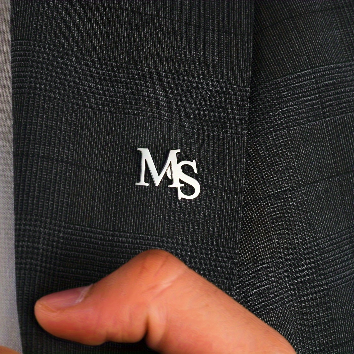 E-shop Individuelle Anfangsbuchstaben-Brosche, Personalisierte -Doppelbuchstaben-Brosche, Edelstahl Gentleman-Brosche, Herrenanzug Reversbrosche