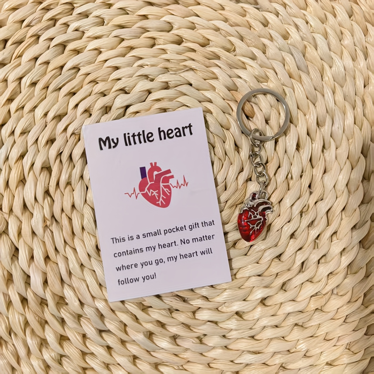 1pc "creative Heart-shaped Keychain Gift - A Unique Metal Small , Accompanied By A Warm Card, Symbolizing Love And Companionship, A Keepsake To , Perfect For Expressing Feelings To ,