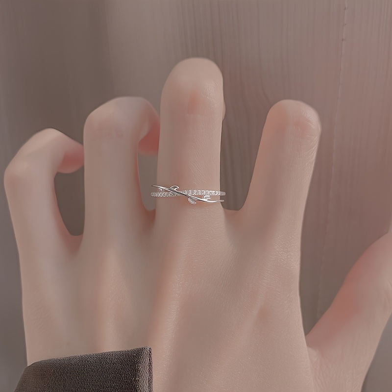TEMU Un anillo lujoso y elegante con diseño de cruz y en , para el uso diario y como regalo de Navidad