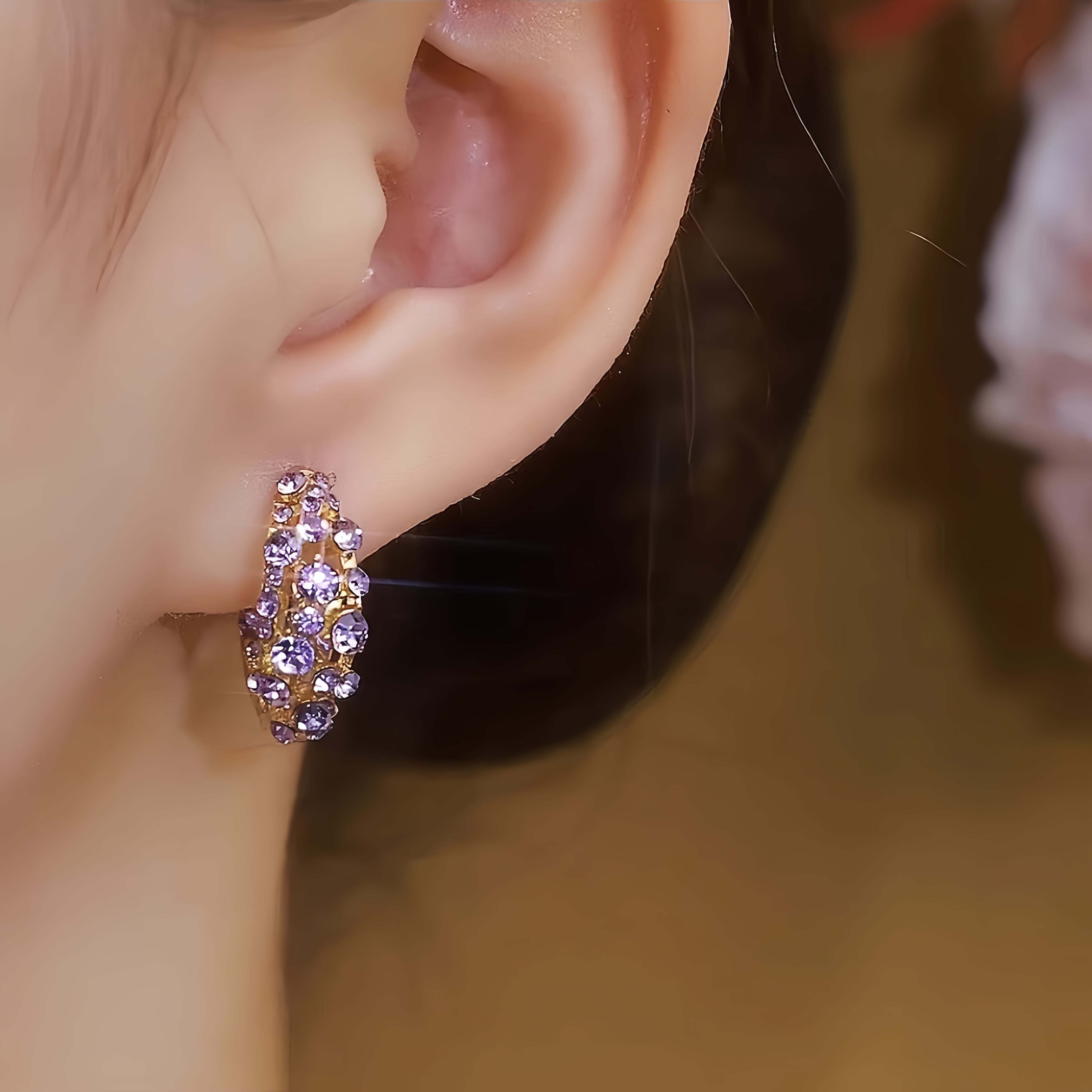 E-shop 1 Paar edle, leichte Luxus, exquisite lila, vollständige Kreis-Synthetic-Zirkonia--Ohrringe, geeignet für den täglichen Damenlook
