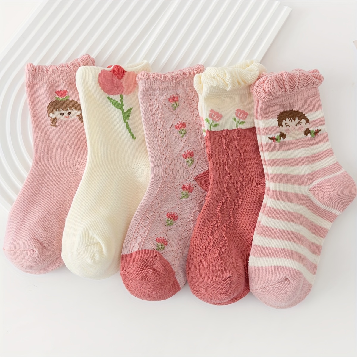 Image of 5 Pairs Of Autumn Socks For Girls With Versatile Floral Patterns, Featuring Comfortable, Breathable, And Soft Round-neck Designs, Suitable For Outdoor Wear, Knit