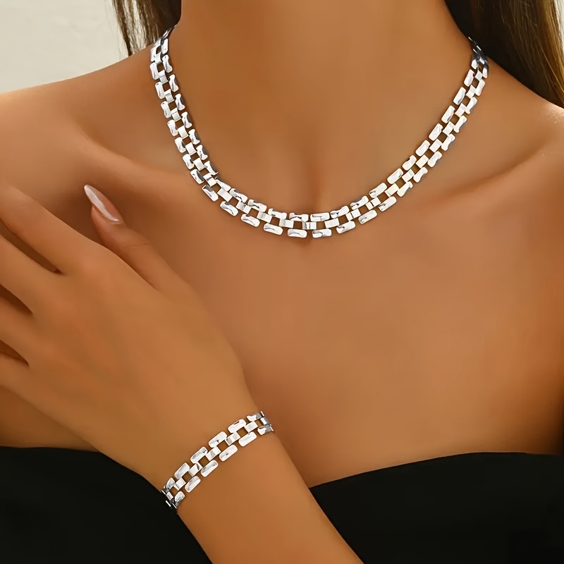 Two-piece Personalized Square Steel Necklace + Bracelet, Trendy And Women's Neck And Bracelet Set, Suitable For , Holidays, Parties, And Daily Wear Additions Jewelry
