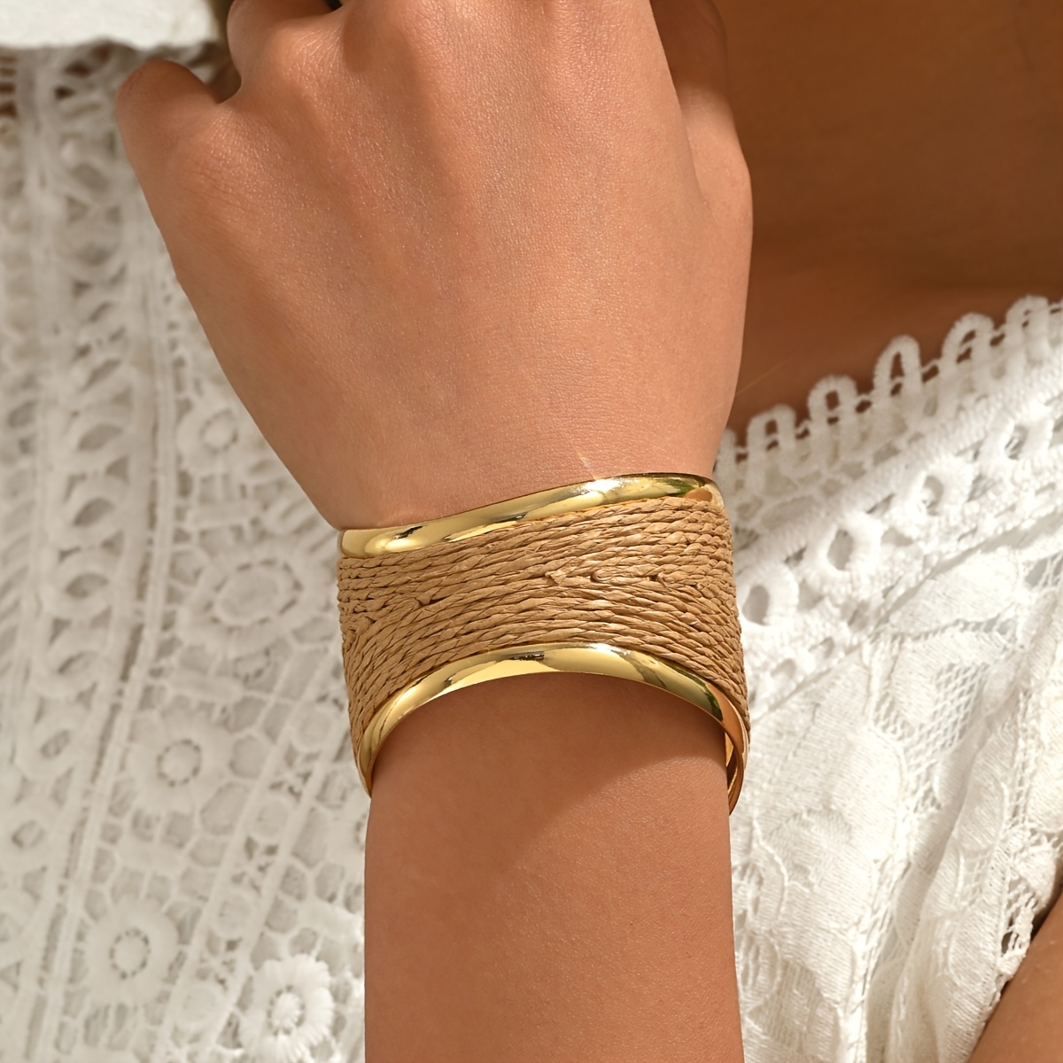 1pc Vintage Fashion Beach Vacation Style Handwoven Raffia Irregular Geometric Open Bangle, Bohemian Minimalist Temperament Elegant Niche All-Match Individual Unique Women'S Wide Bracelet, Holiday Gift for Lovers Friends Mom