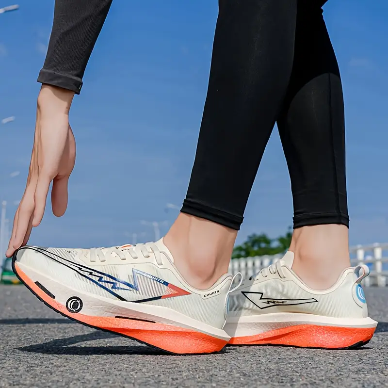 sapatos desportivos casuais   e respiráveis para homem - forro   confortável, suporte estável e sola durável antiderrapante, design geométrico elegante, ténis de   baixo para   as   para caminhadas, ginásio, corrida e uso diário -   brancos e laranja,   de atacadores, calçado de caminhada, look desportivo elegante, sola eva acolchoada detalhes 0