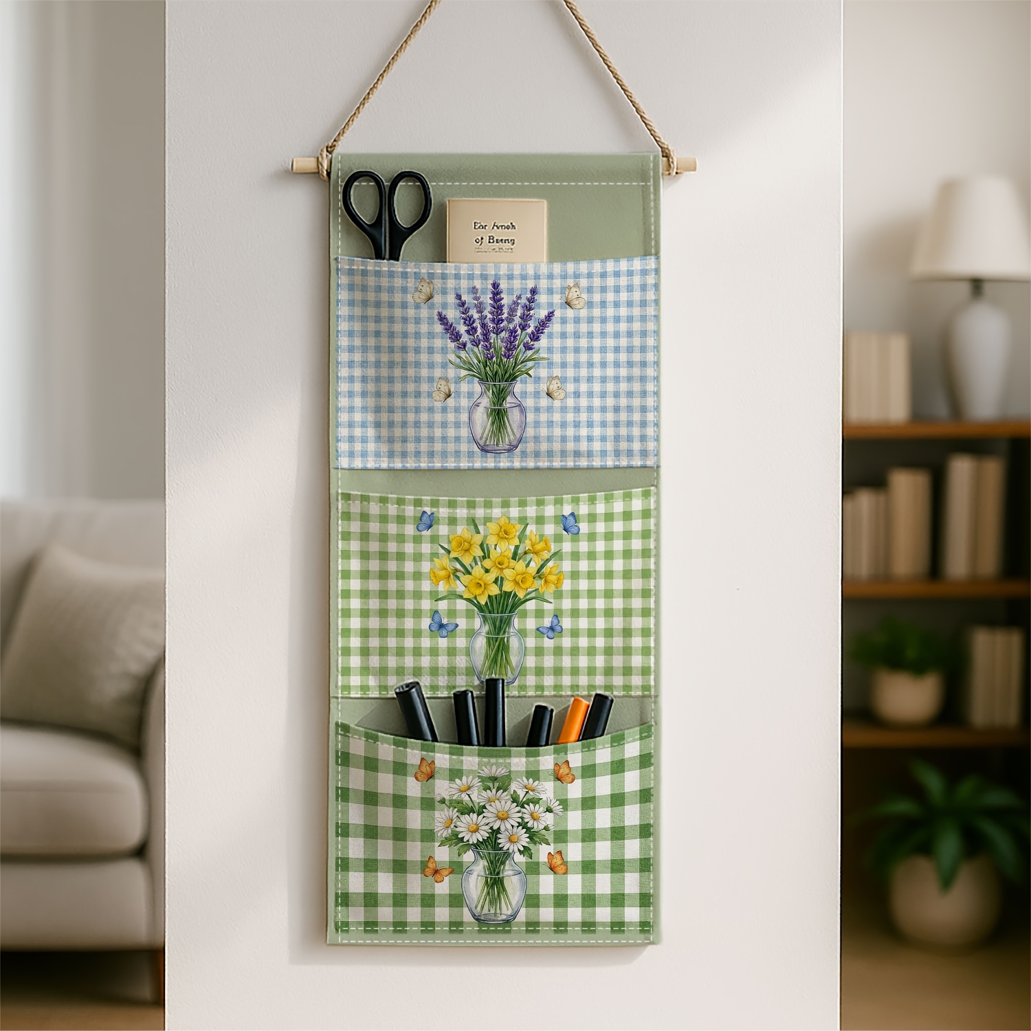 TEMU 1 pz. Organizer da parete country facile tasche, vaso per lavanda e mensola da parete a quadri blu adatta per camere da letto. Questo versatile