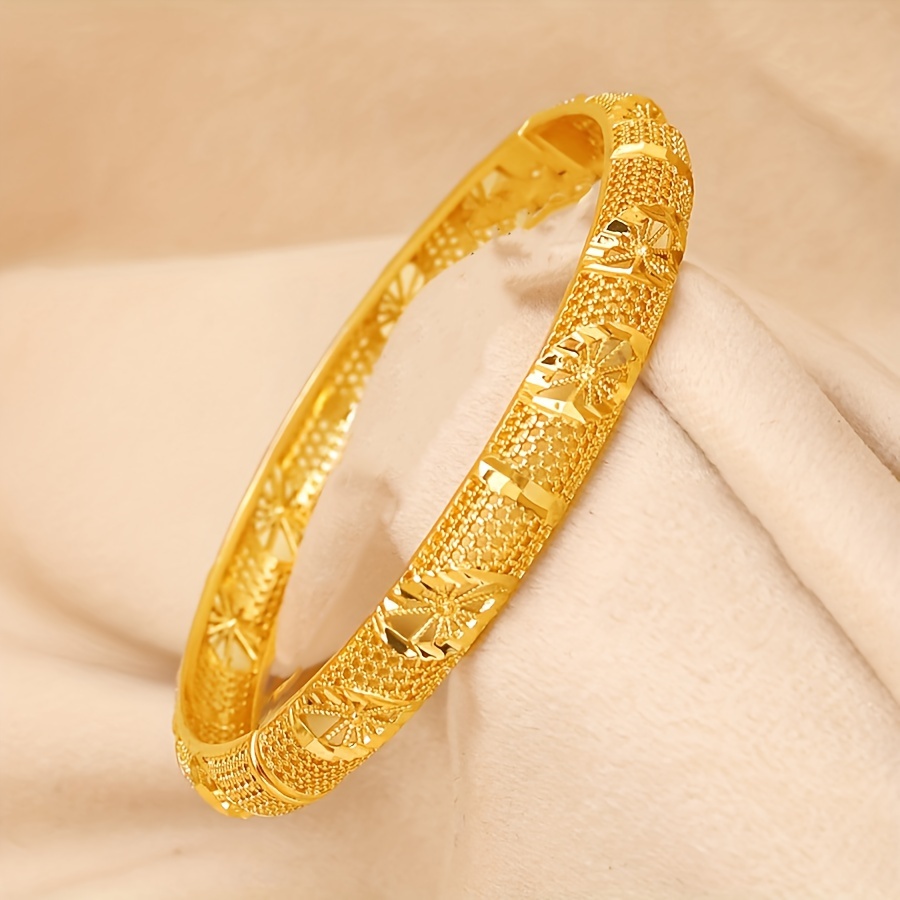 

Elegant Gold-plated Copper Bangle Bracelet - For Women, Casual Attire