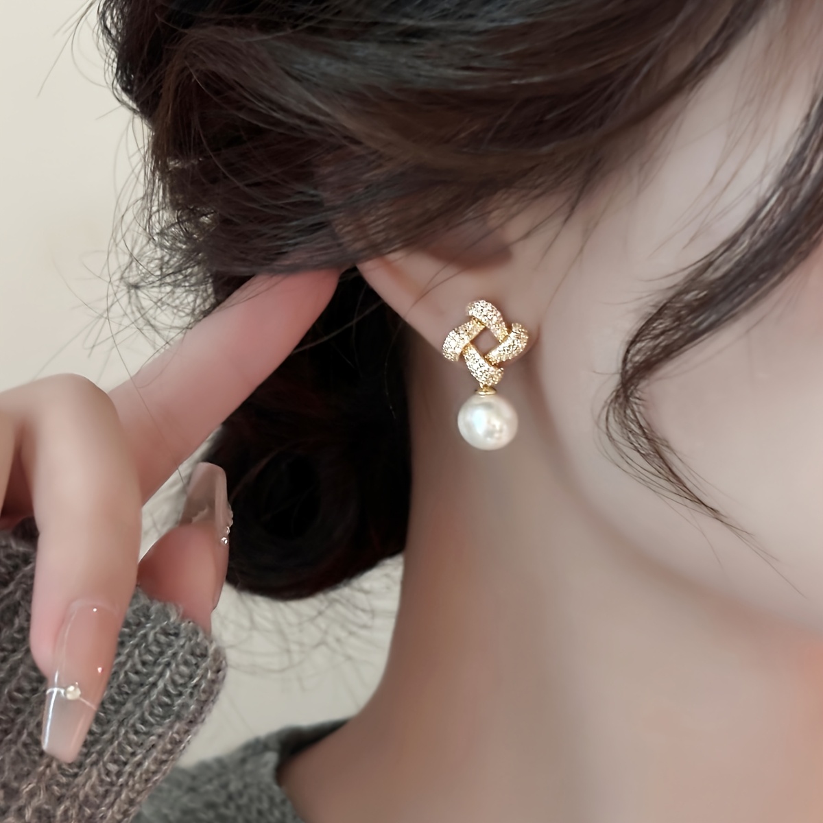 TEMU おしゃれでトなピアス 贅沢で優雅なピアス 女性の気質と魅力を一瞬で引き立てるファッションスタッドピアス