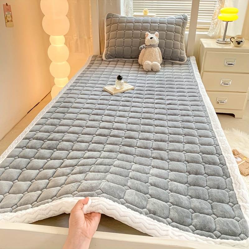 TEMU 1pc Super Soft And Comfortable Fiber Fabric Thin Plush Quilted Mattress Topper, Premium Warm Quilted Mattress Pad (pillowcases Not Included),