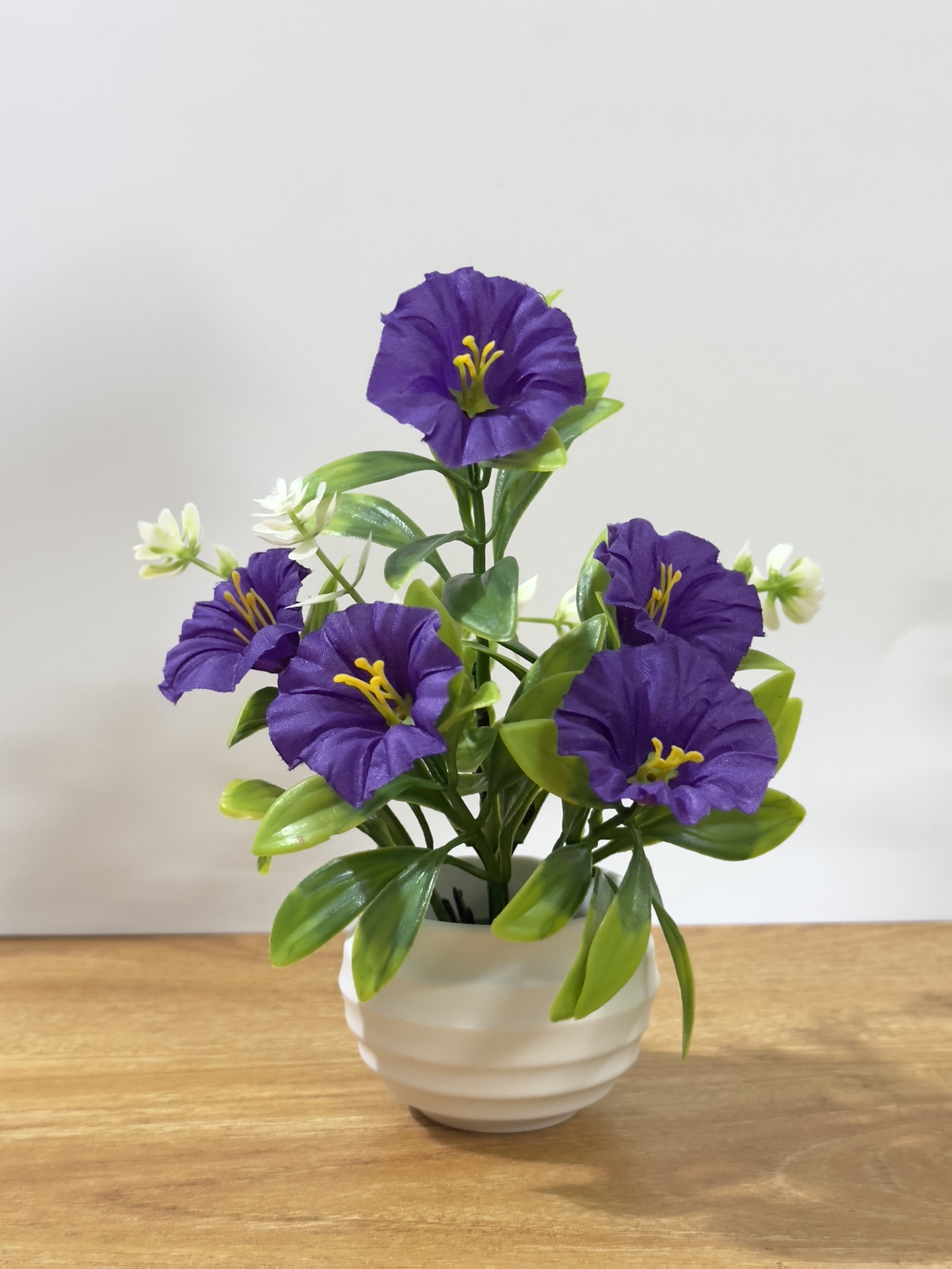 1/6 Set Morning Glory Flower with Pot, Elegant Mini 5 Artificial Flowers Artificial Green Plant Potted Art, Suitable for Home, Hotel And Garden Decoration Tabletop Overall Height 16Cm Small Ornaments (Note: Pictures Appear Large