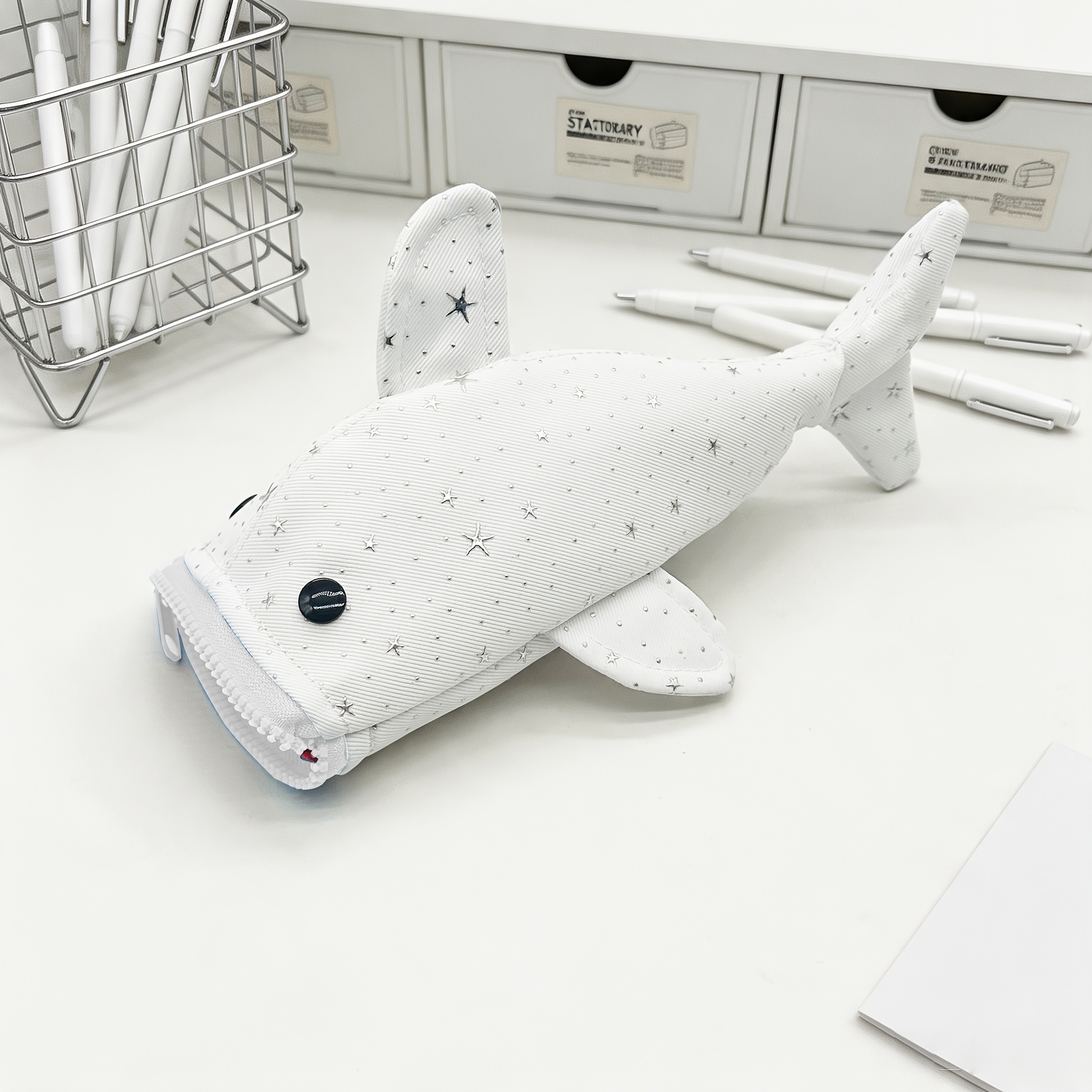 TEMU 1 pièce Trousse à crayons requin mignonne et durable, Porte-monnaie et trousse à crayons ludique requin étoile, Organisateur de papeterie et de
